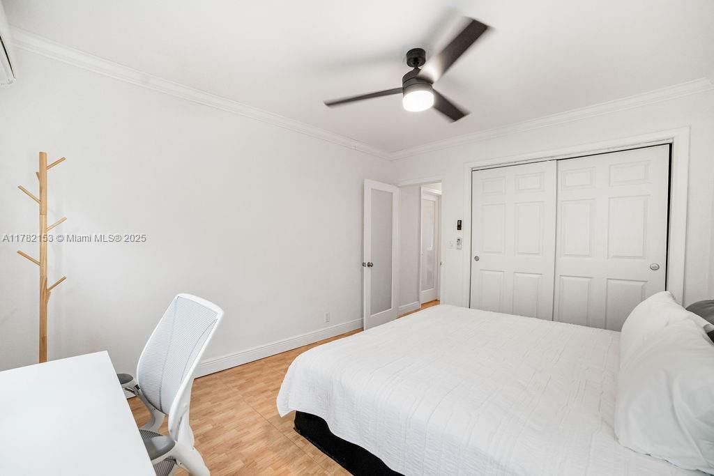 На продажу: $330,000 (2 спален, 1 ванн, 790 Квадратных фут)