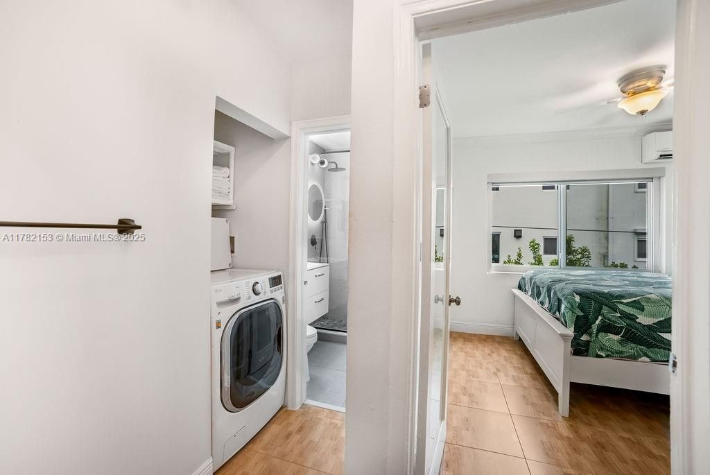 На продажу: $330,000 (2 спален, 1 ванн, 790 Квадратных фут)