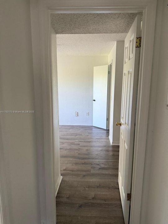 Recientemente alquilado: $1,800 (2 camas, 1 baños, 909 Pies cuadrados)