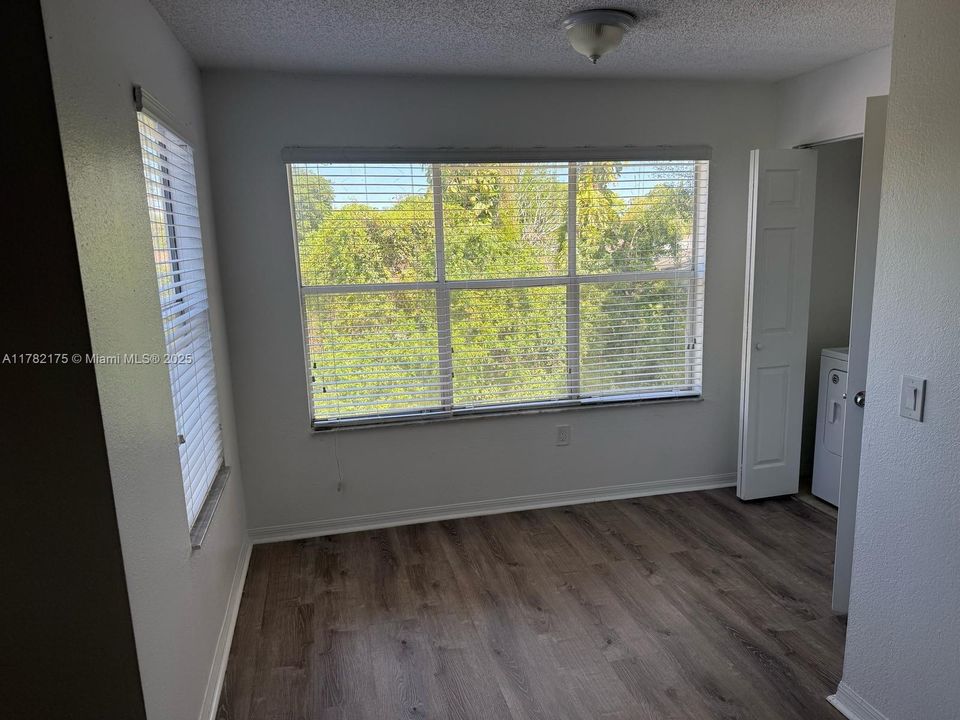 Recientemente alquilado: $1,800 (2 camas, 1 baños, 909 Pies cuadrados)