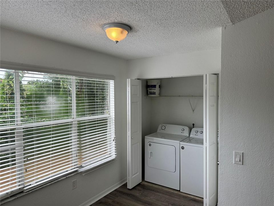 Recientemente alquilado: $1,800 (2 camas, 1 baños, 909 Pies cuadrados)