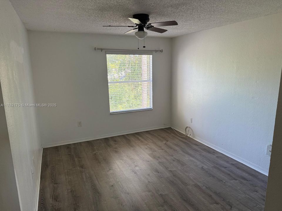 Recientemente alquilado: $1,800 (2 camas, 1 baños, 909 Pies cuadrados)