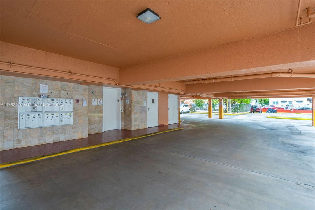 Vendido Recientemente: $244,000 (2 camas, 2 baños, 907 Pies cuadrados)