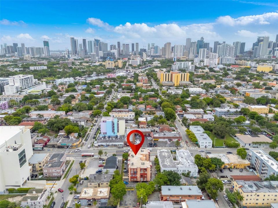 Vendido Recientemente: $244,000 (2 camas, 2 baños, 907 Pies cuadrados)