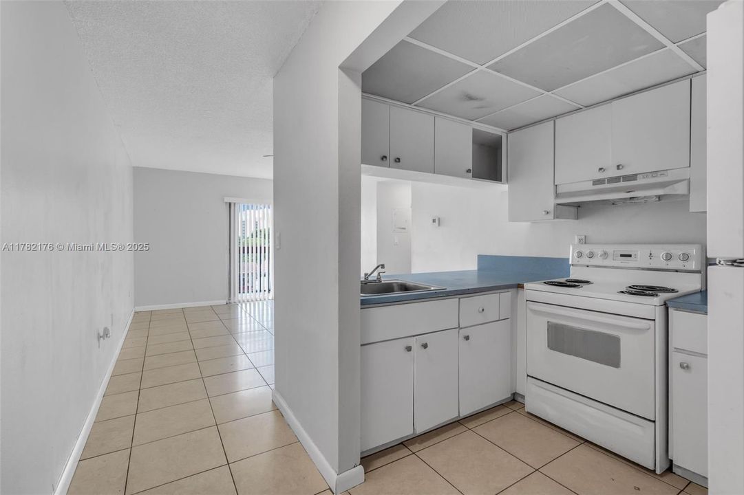 Vendido Recientemente: $244,000 (2 camas, 2 baños, 907 Pies cuadrados)