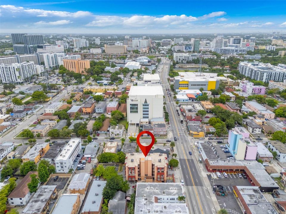 Vendido Recientemente: $244,000 (2 camas, 2 baños, 907 Pies cuadrados)