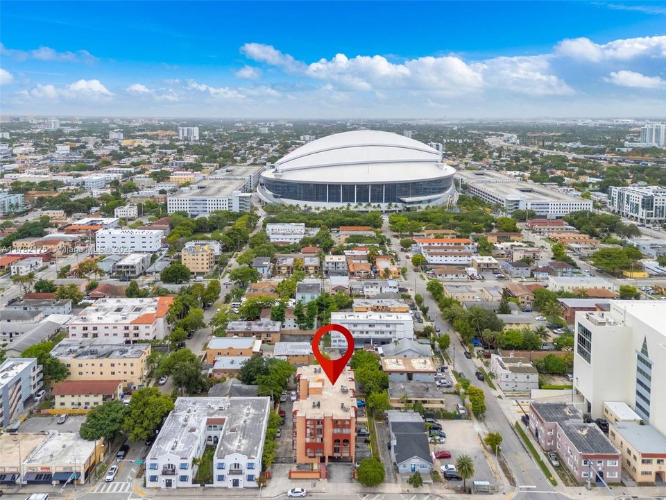 Vendido Recientemente: $244,000 (2 camas, 2 baños, 907 Pies cuadrados)