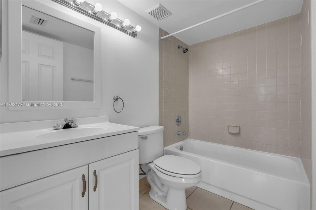 Recently Sold: $275,000 (2 beds, 2 baths, 950 Square Feet)