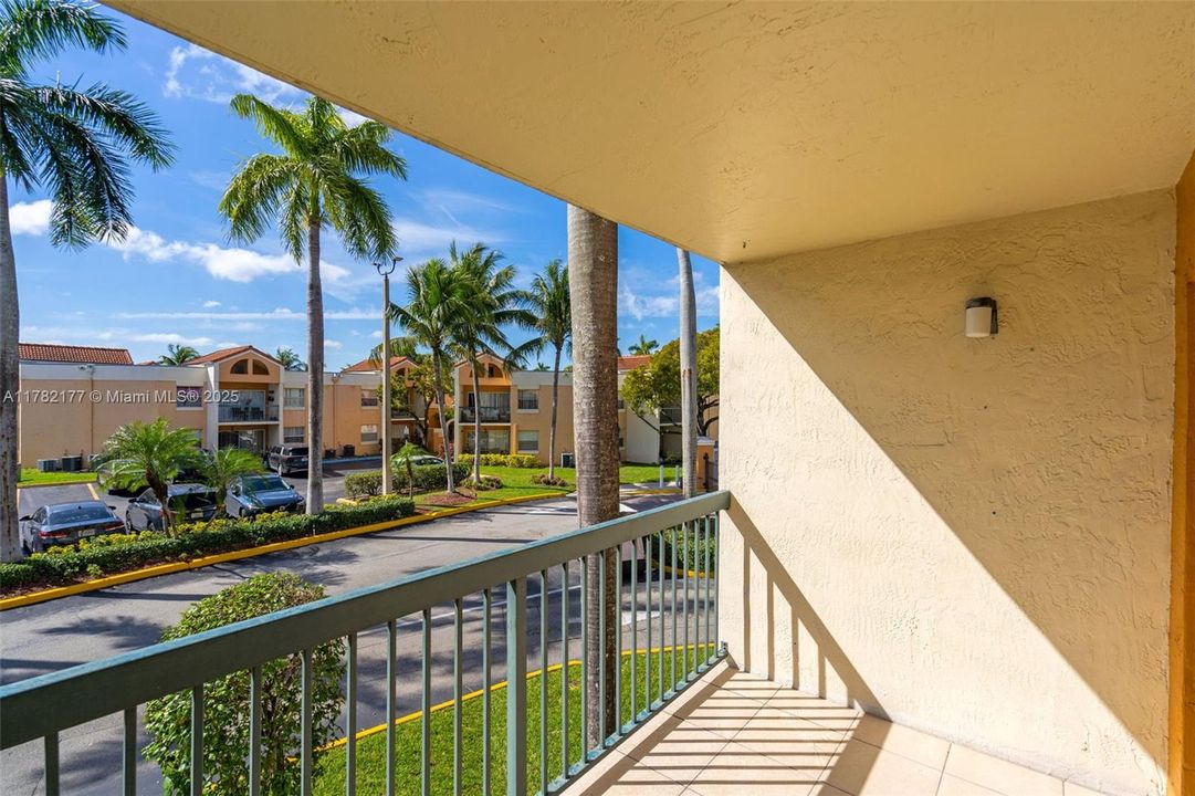 Recently Sold: $275,000 (2 beds, 2 baths, 950 Square Feet)