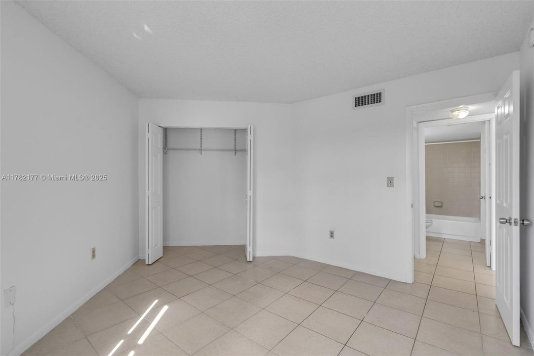 Recently Sold: $275,000 (2 beds, 2 baths, 950 Square Feet)