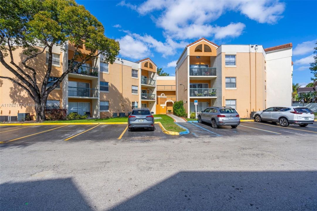 Recently Sold: $275,000 (2 beds, 2 baths, 950 Square Feet)