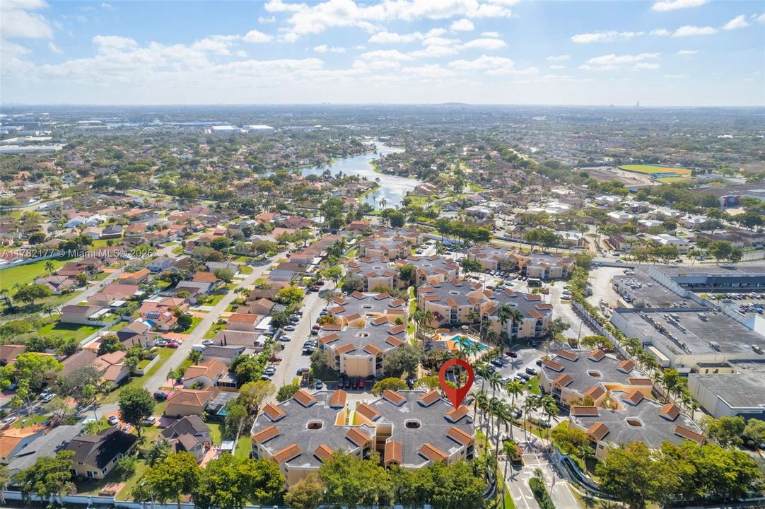 Recently Sold: $275,000 (2 beds, 2 baths, 950 Square Feet)