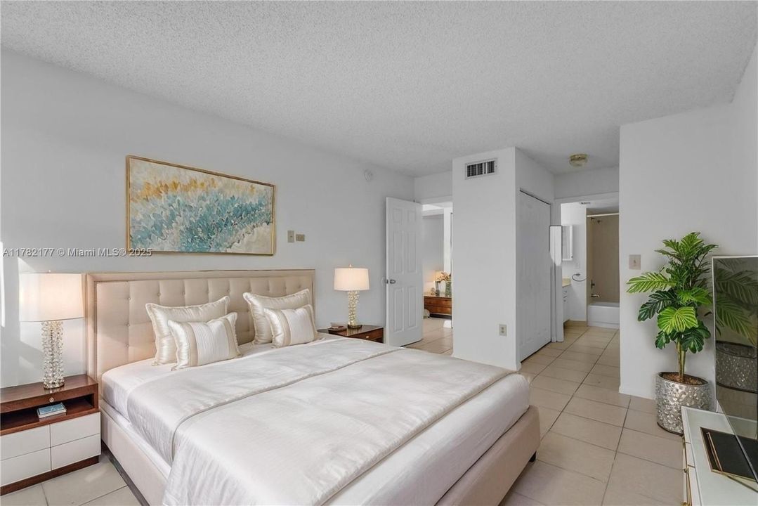 Recently Sold: $275,000 (2 beds, 2 baths, 950 Square Feet)