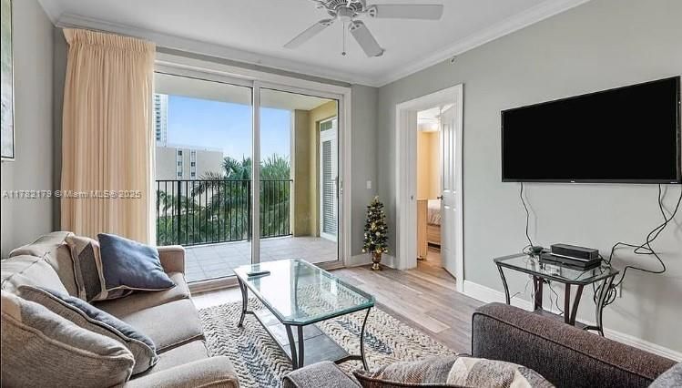 For Sale: $275,000 (2 beds, 2 baths, 1003 Square Feet)