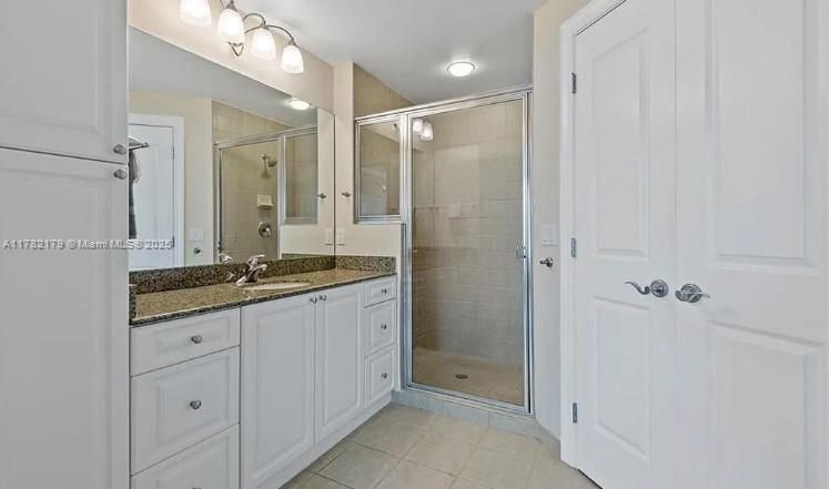 For Sale: $275,000 (2 beds, 2 baths, 1003 Square Feet)