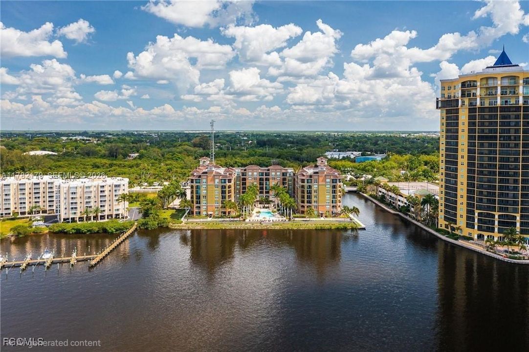 For Sale: $250,000 (2 beds, 2 baths, 1003 Square Feet)