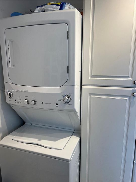 最近售出: $260,000 (2 贝兹, 2 浴室, 875 平方英尺)