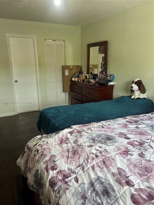 最近售出: $260,000 (2 贝兹, 2 浴室, 875 平方英尺)