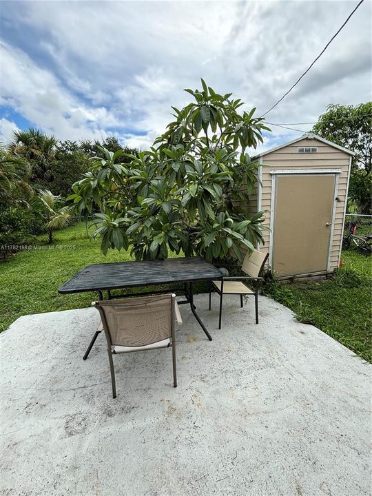 最近售出: $260,000 (2 贝兹, 2 浴室, 875 平方英尺)