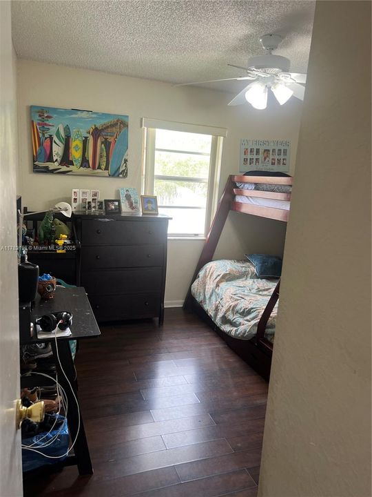 最近售出: $260,000 (2 贝兹, 2 浴室, 875 平方英尺)