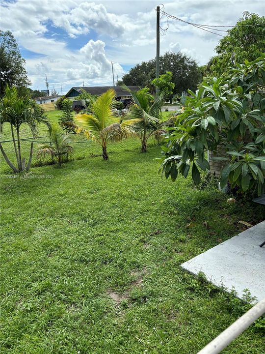 最近售出: $260,000 (2 贝兹, 2 浴室, 875 平方英尺)