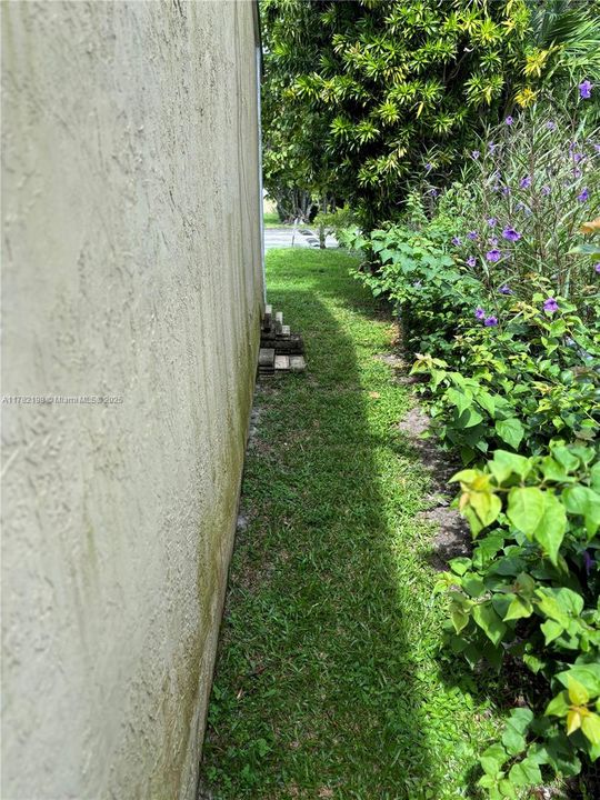 最近售出: $260,000 (2 贝兹, 2 浴室, 875 平方英尺)