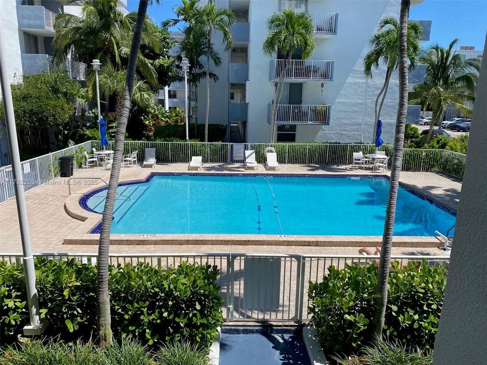 Recently Rented: $3,300 (3 beds, 2 baths, 1240 Square Feet)