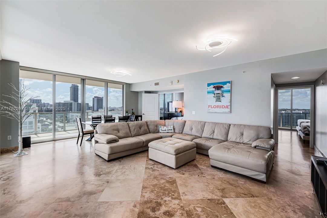 Recently Sold: $1,749,000 (3 beds, 3 baths, 2308 Square Feet)