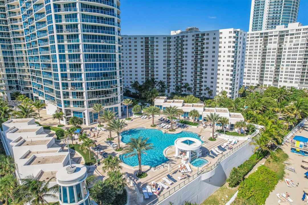 Recently Sold: $1,749,000 (3 beds, 3 baths, 2308 Square Feet)