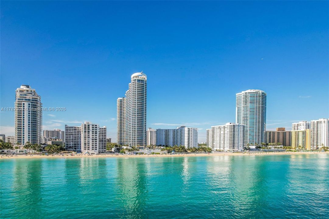 Recently Sold: $1,749,000 (3 beds, 3 baths, 2308 Square Feet)