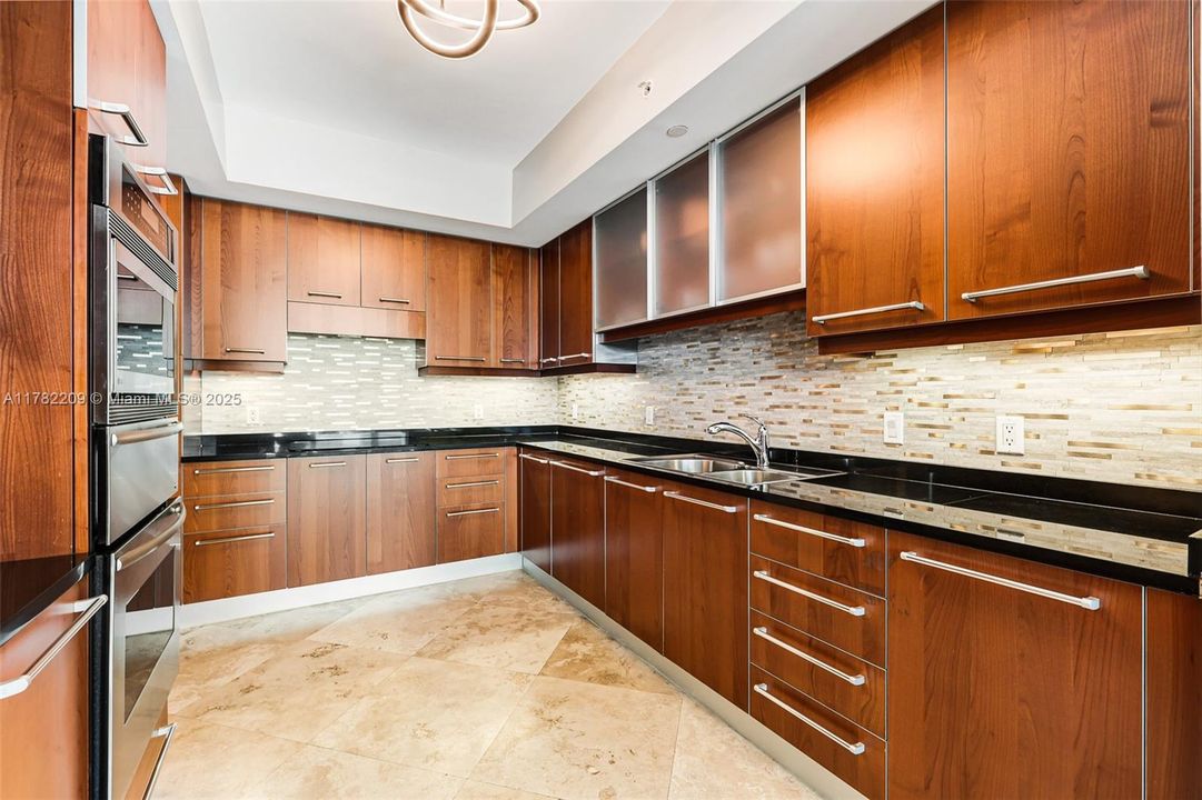 Recently Sold: $1,749,000 (3 beds, 3 baths, 2308 Square Feet)