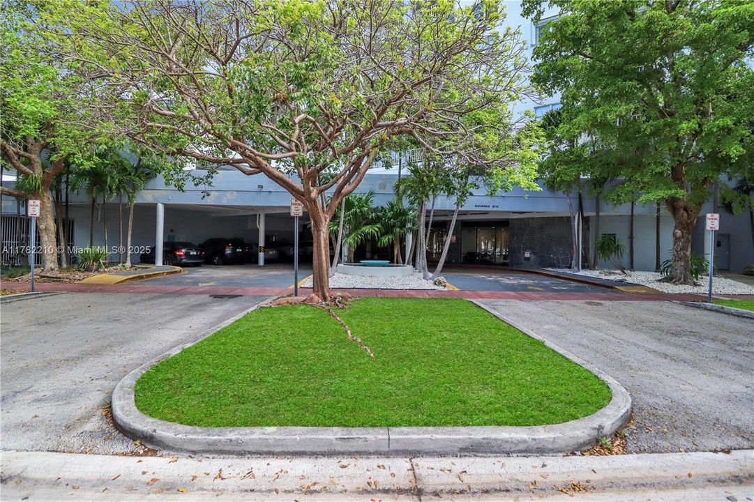 Недавно продано: $325,000 (1 спален, 1 ванн, 800 Квадратных фут)