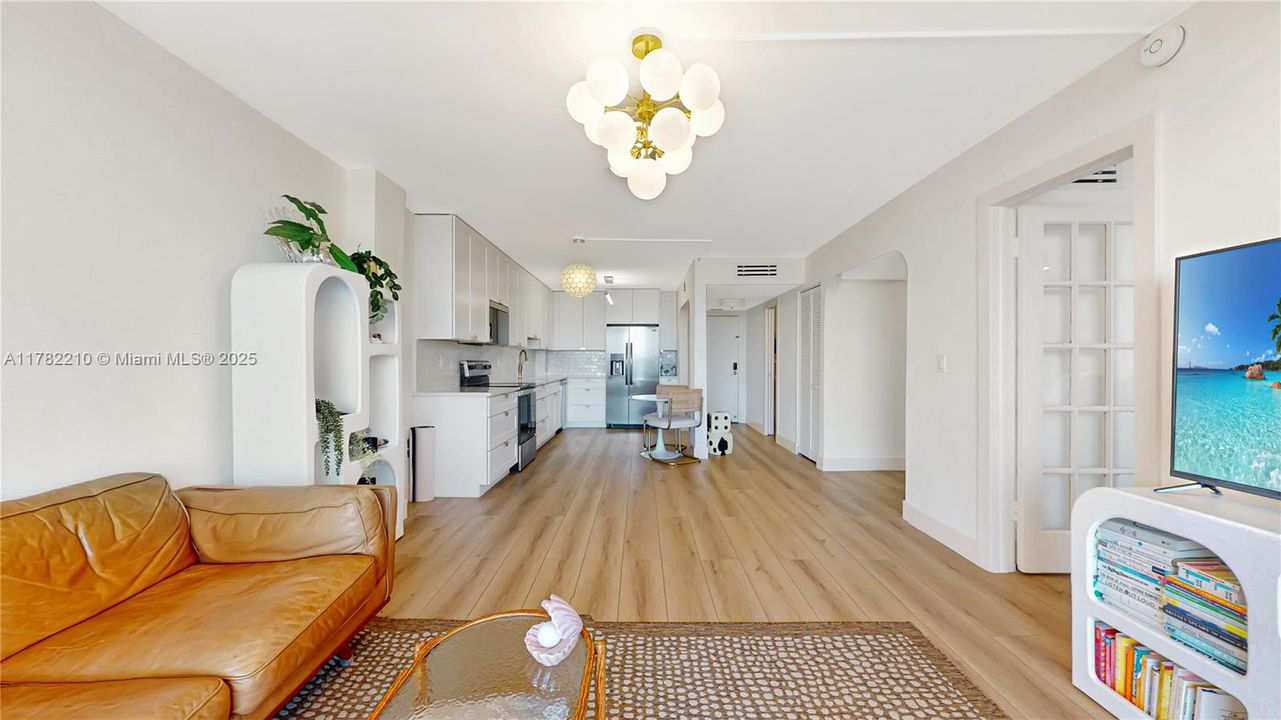 Недавно продано: $325,000 (1 спален, 1 ванн, 800 Квадратных фут)