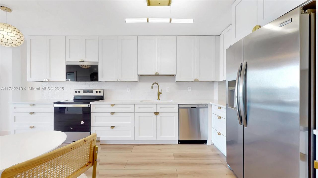 Недавно продано: $325,000 (1 спален, 1 ванн, 800 Квадратных фут)