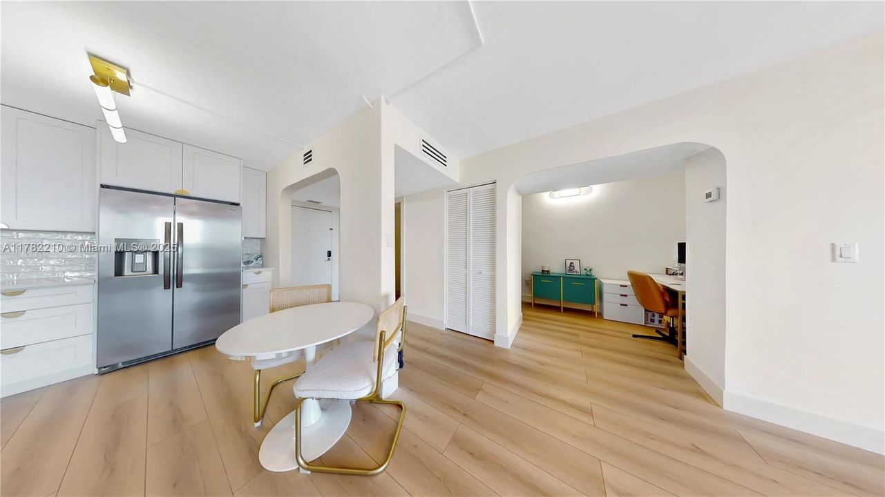 Недавно продано: $325,000 (1 спален, 1 ванн, 800 Квадратных фут)