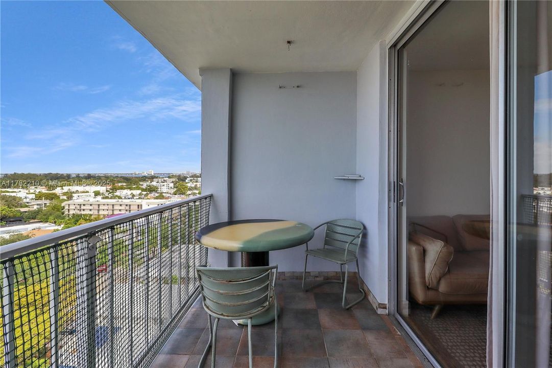 Недавно продано: $325,000 (1 спален, 1 ванн, 800 Квадратных фут)