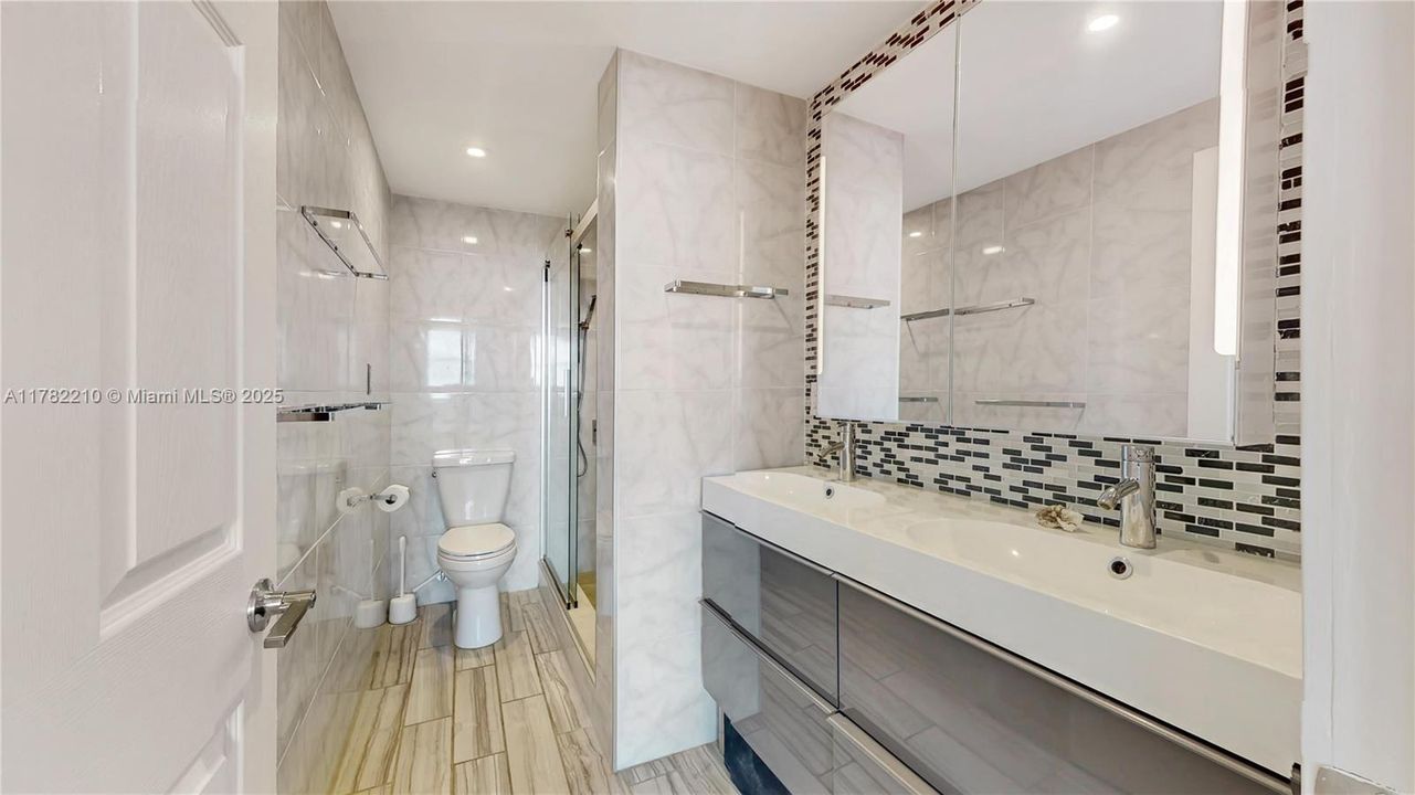 Недавно продано: $325,000 (1 спален, 1 ванн, 800 Квадратных фут)