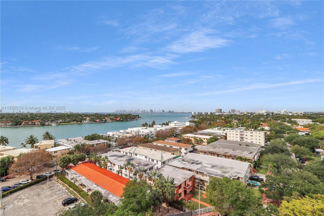 Недавно продано: $325,000 (1 спален, 1 ванн, 800 Квадратных фут)