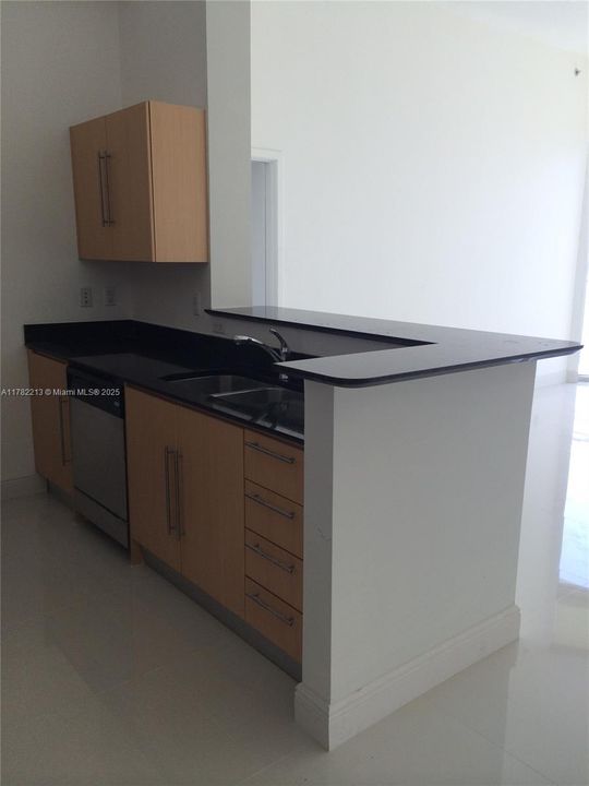 Recently Rented: $3,100 (1 beds, 1 baths, 868 Square Feet)