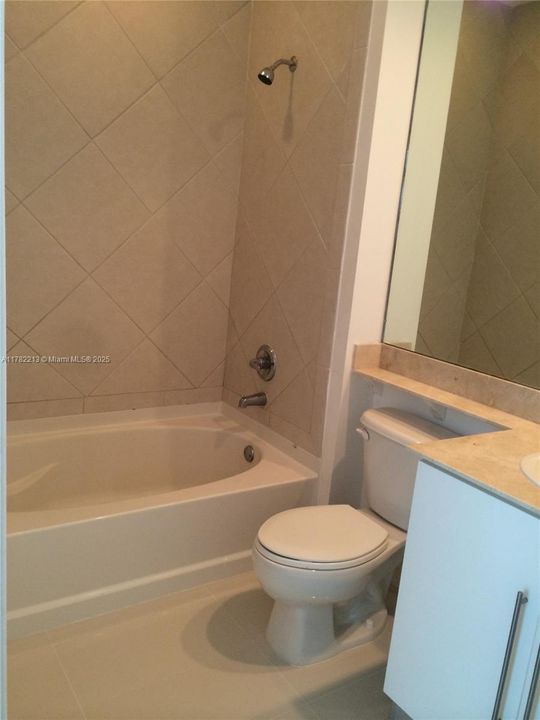 Recently Rented: $3,100 (1 beds, 1 baths, 868 Square Feet)