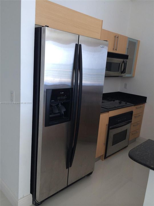 Recently Rented: $3,100 (1 beds, 1 baths, 868 Square Feet)
