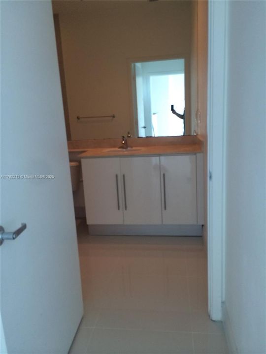 Recently Rented: $3,100 (1 beds, 1 baths, 868 Square Feet)