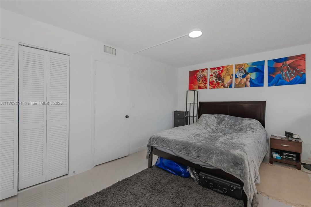 最近租的: $2,000 (2 贝兹, 1 浴室, 1056 平方英尺)