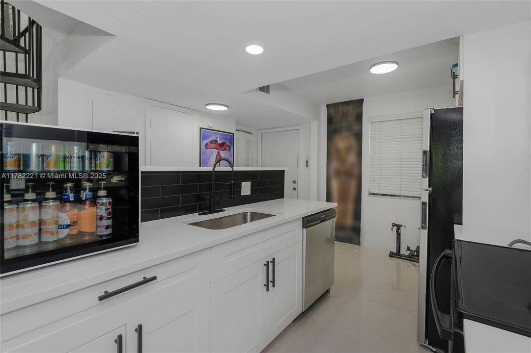 最近租的: $2,000 (2 贝兹, 1 浴室, 1056 平方英尺)