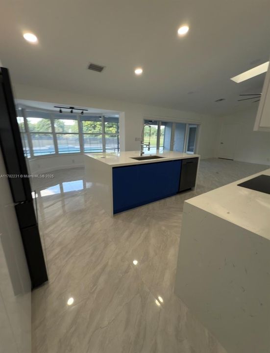 Недавно продано: $1,675,000 (5 спален, 3 ванн, 2150 Квадратных фут)