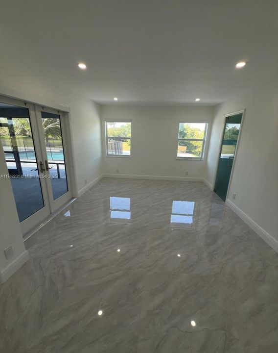 Недавно продано: $1,675,000 (5 спален, 3 ванн, 2150 Квадратных фут)