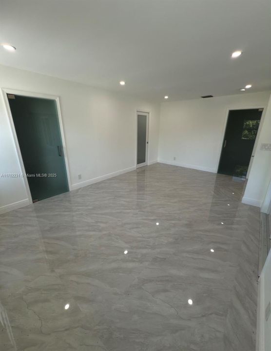 Недавно продано: $1,675,000 (5 спален, 3 ванн, 2150 Квадратных фут)