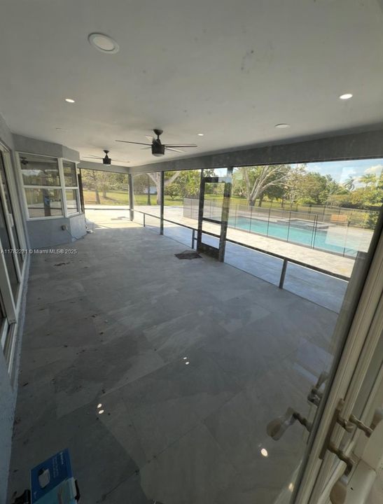 Недавно продано: $1,675,000 (5 спален, 3 ванн, 2150 Квадратных фут)