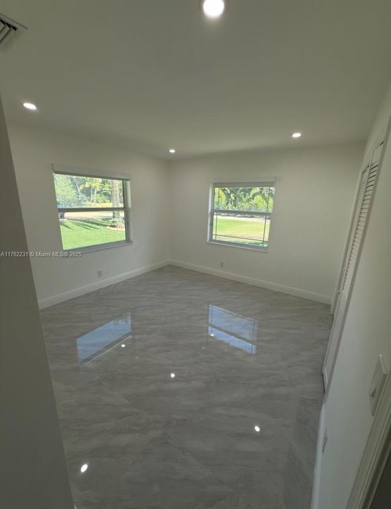 Недавно продано: $1,675,000 (5 спален, 3 ванн, 2150 Квадратных фут)