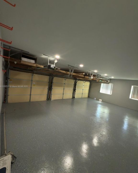 Недавно продано: $1,675,000 (5 спален, 3 ванн, 2150 Квадратных фут)